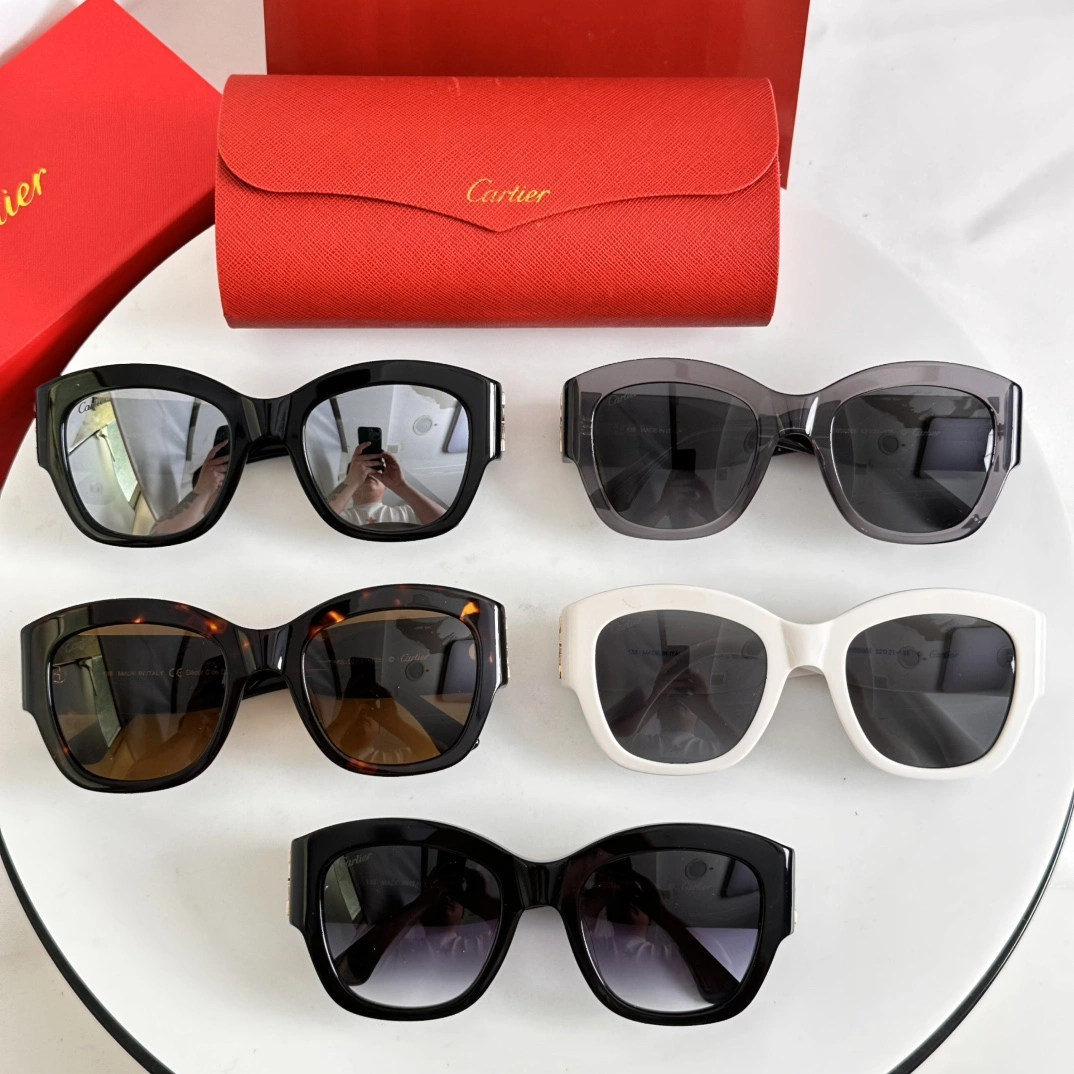 UrbanChic C*artier Glasses Top XX 20250113- 16848