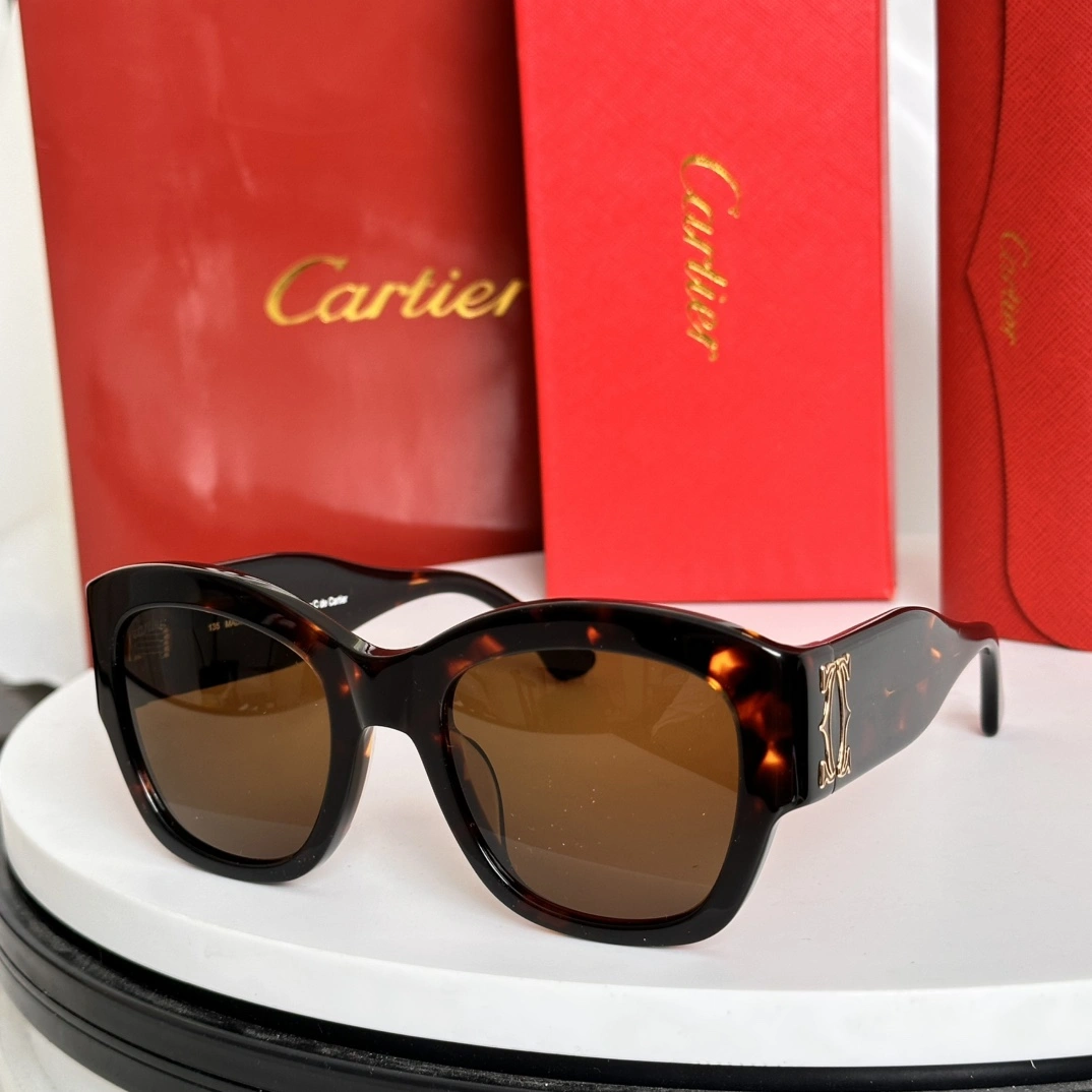 UrbanChic C*artier Glasses Top XX 20250113- 16848