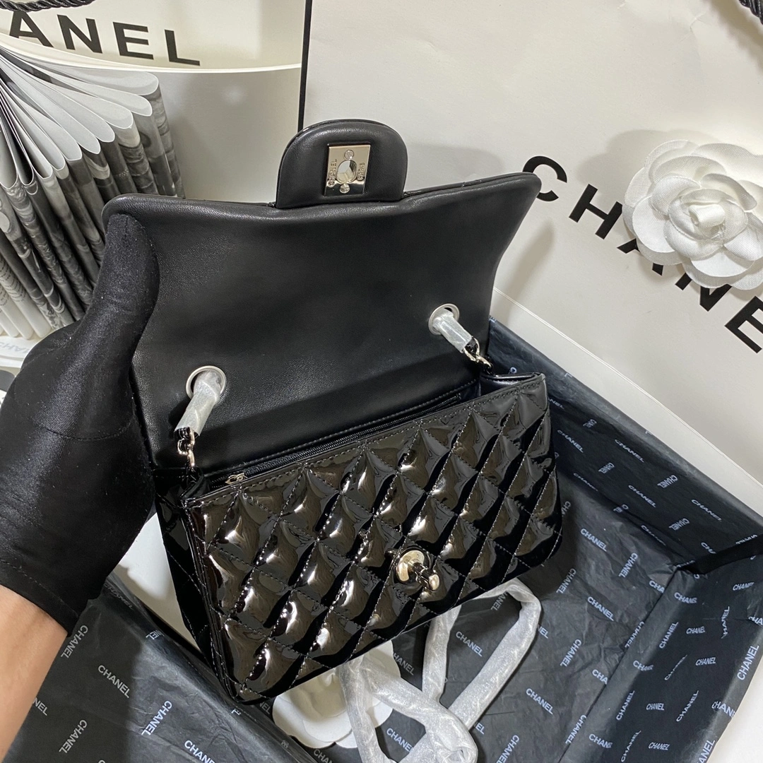 Versatile C*hanel Crossbody bag Top Quality HT 20231013-16 20cm 8819