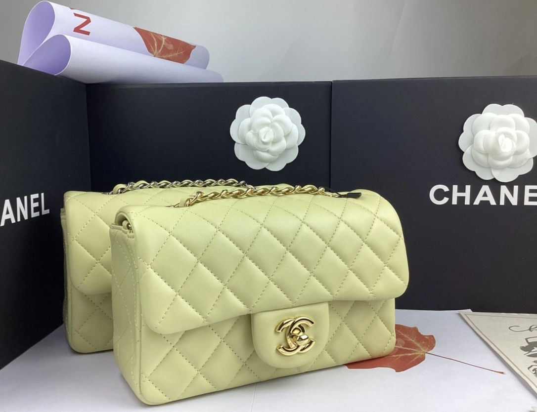 C*hanel Crossbody bag Top Quality HT 20231013-24 20cm ComfortFit 8811