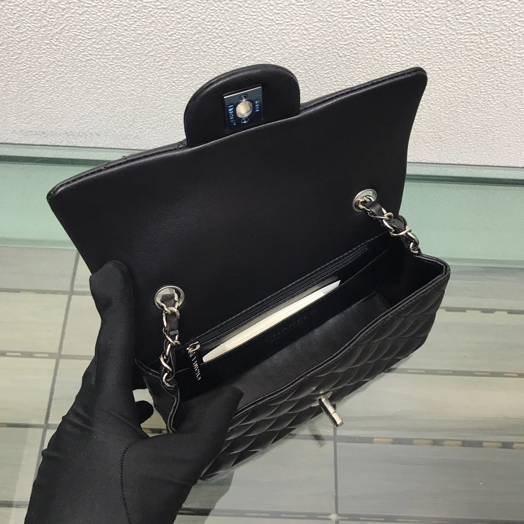 UrbanStyle C*hanel Crossbody bag Top Quality HT 20231013-42 20cm 8793