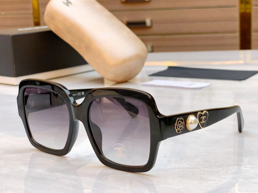 ZipUp C*hanel Glasses Top XX 20240410- 16982