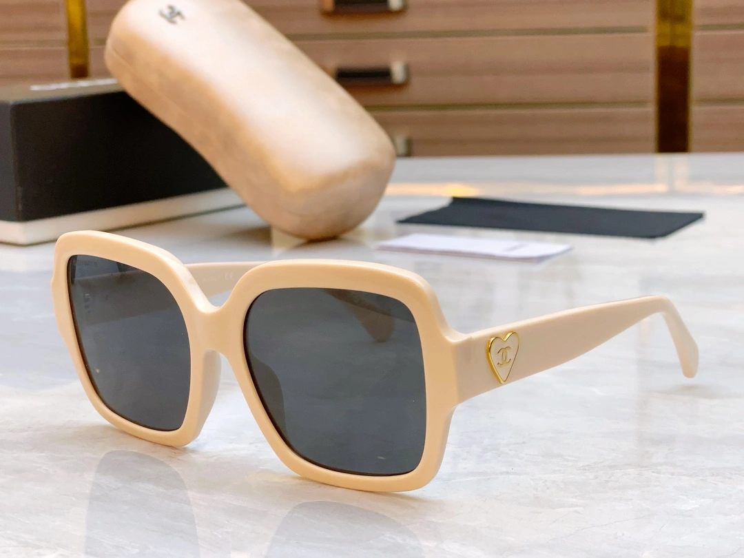 ZipUp C*hanel Glasses Top XX 20240410- 16982