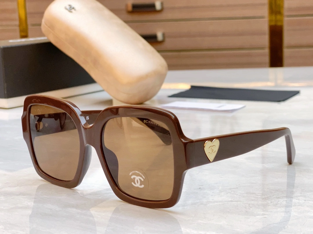 ZipUp C*hanel Glasses Top XX 20240410- 16982