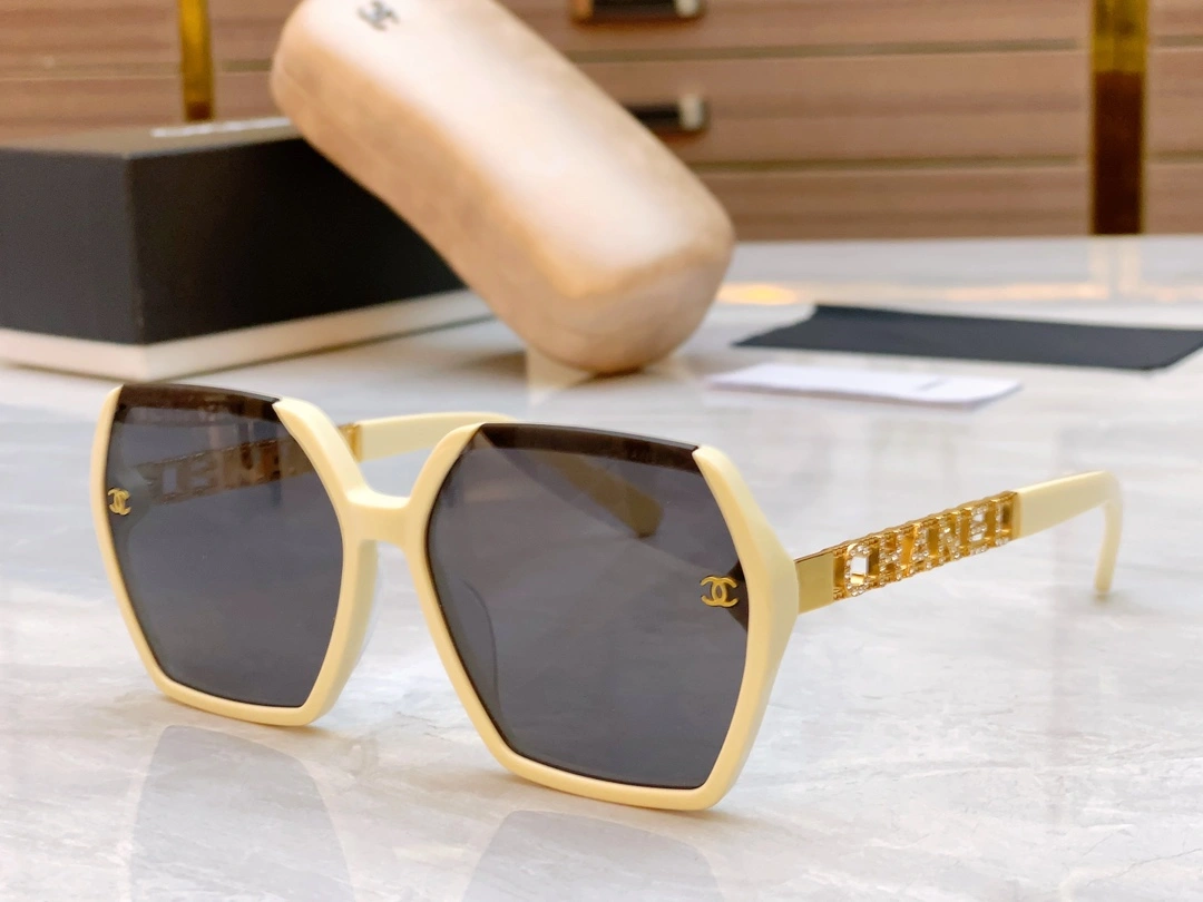 Bright C*hanel Glasses Top XX 20240410- 16981
