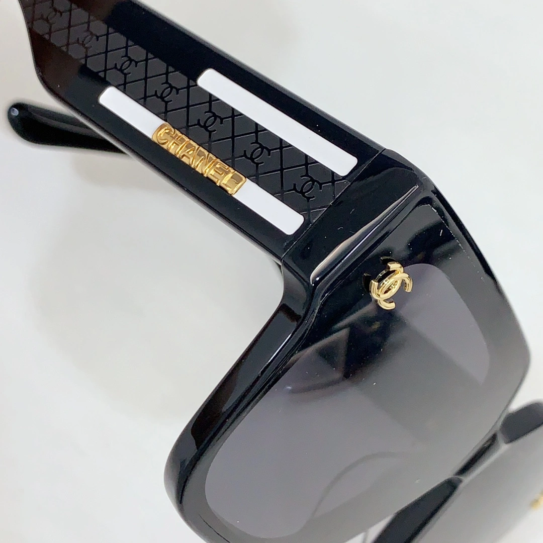 UrbanChic C*hanel Glasses Top XX 20240513- 16956