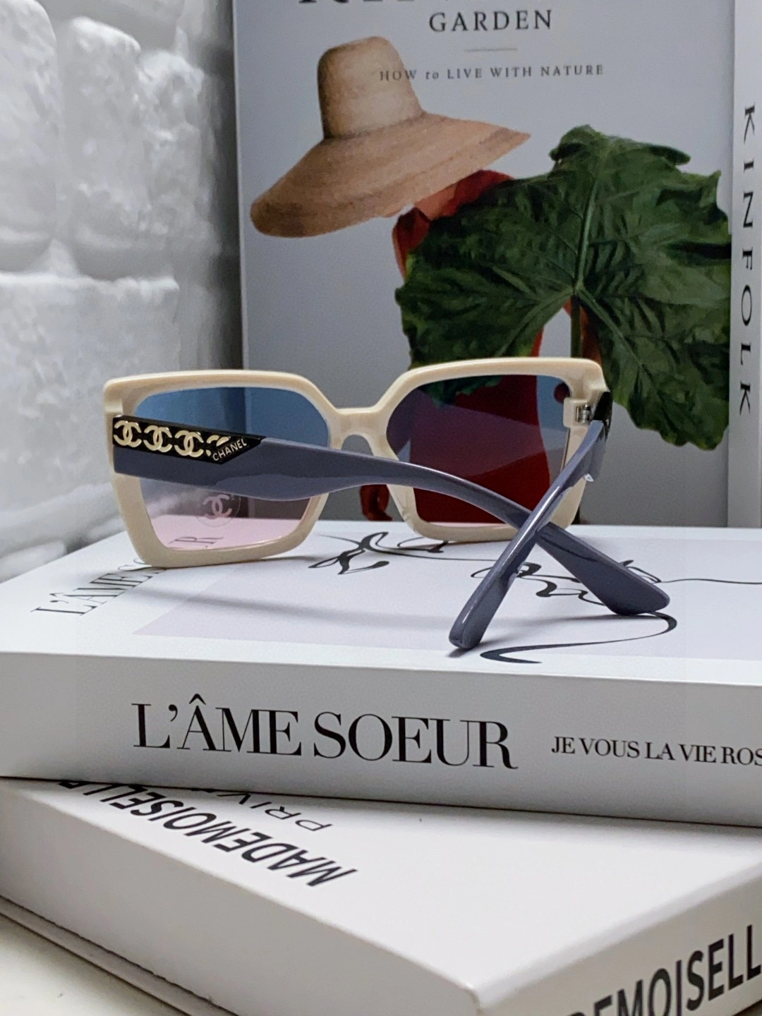 UrbanChic C*hanel Glasses Top XX 20250401- 16907