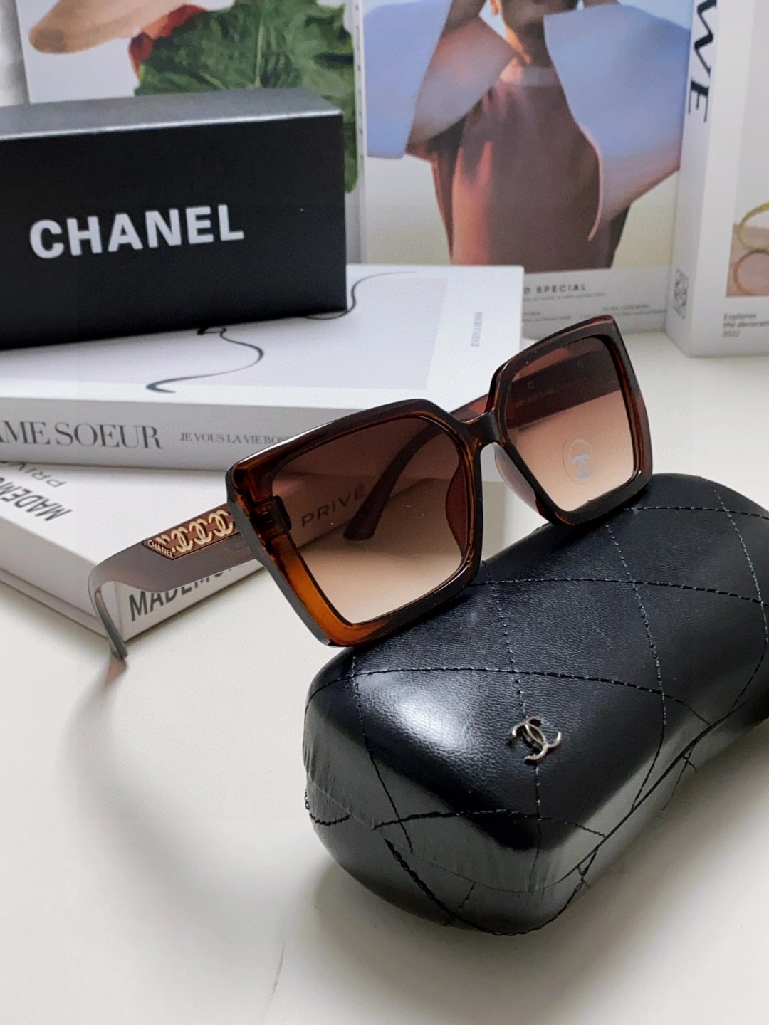 UrbanChic C*hanel Glasses Top XX 20250401- 16907