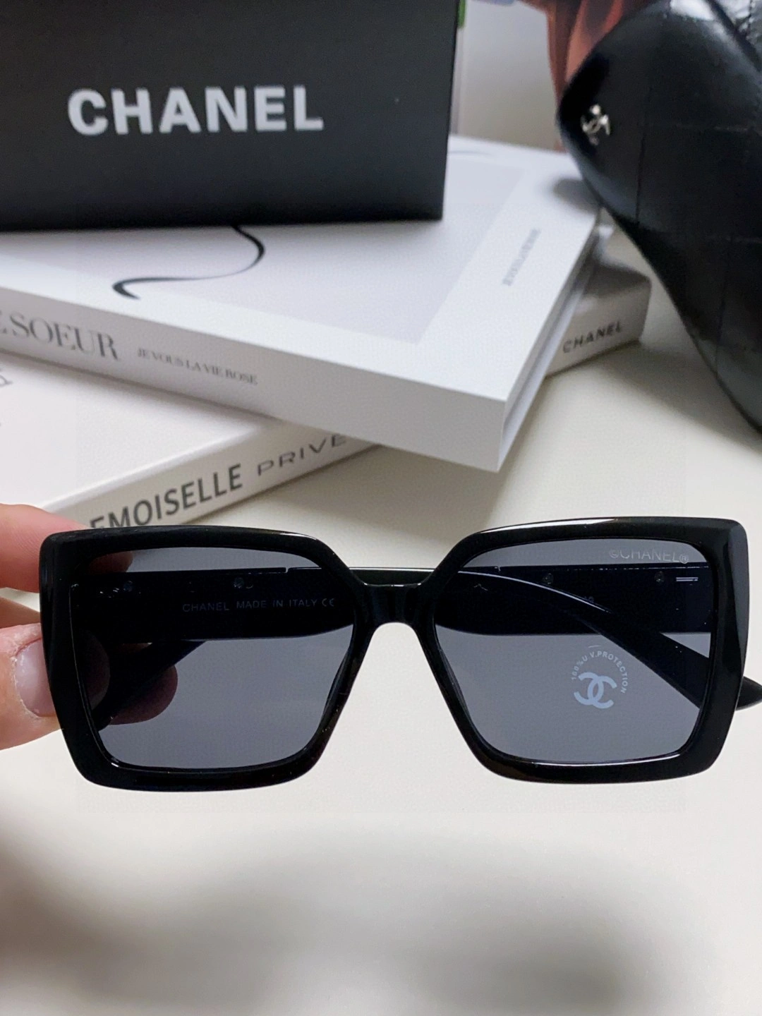 UrbanChic C*hanel Glasses Top XX 20250401- 16907