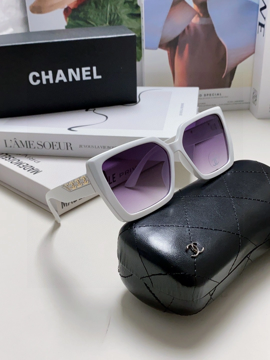 UrbanChic C*hanel Glasses Top XX 20250401- 16907