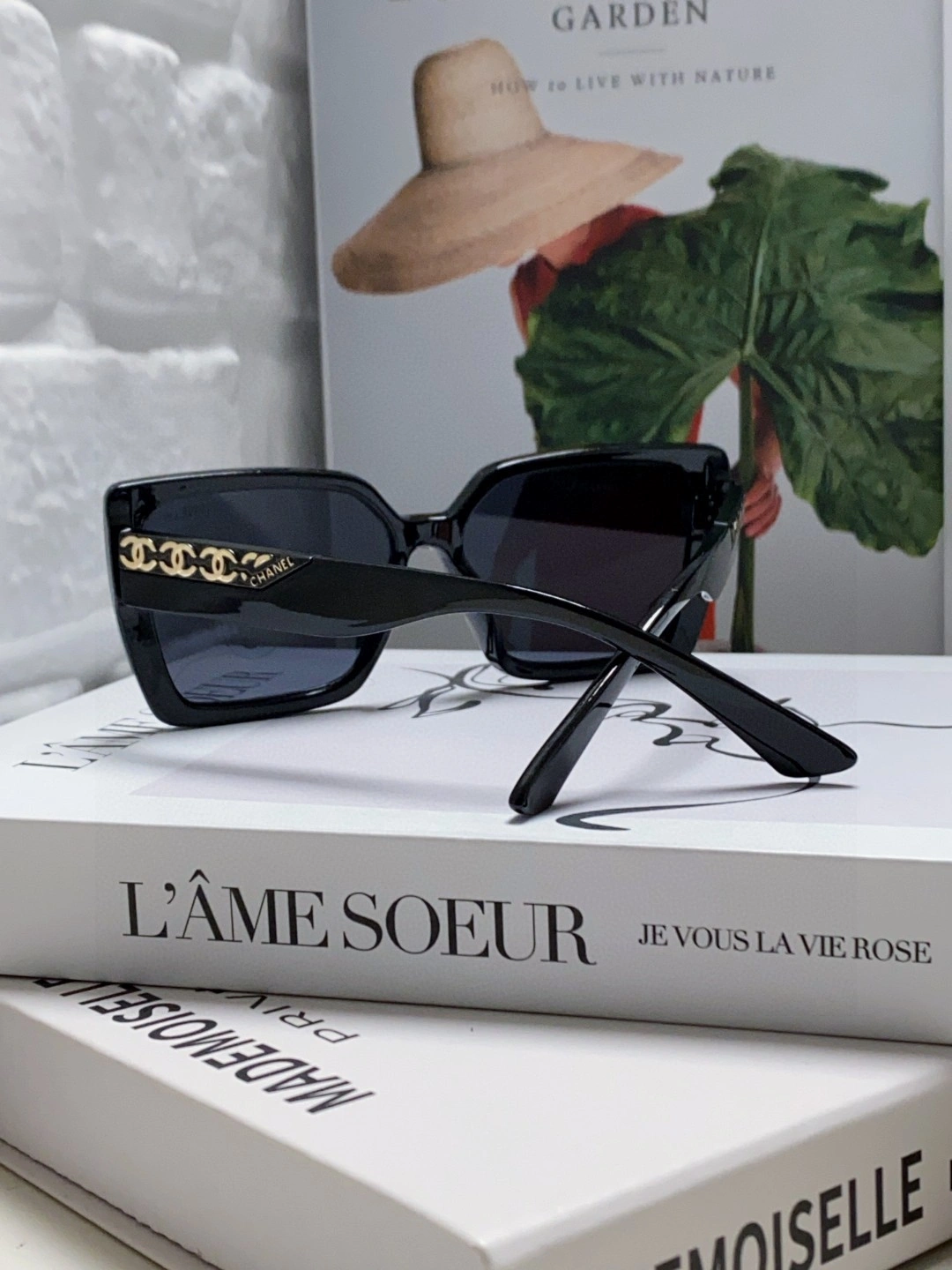 UrbanChic C*hanel Glasses Top XX 20250401- 16907