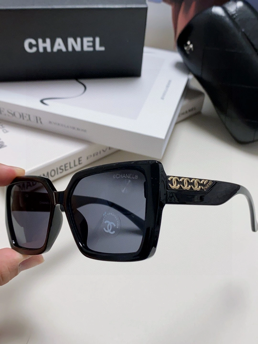 UrbanChic C*hanel Glasses Top XX 20250401- 16907