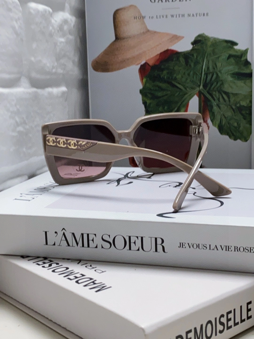 UrbanChic C*hanel Glasses Top XX 20250401- 16907
