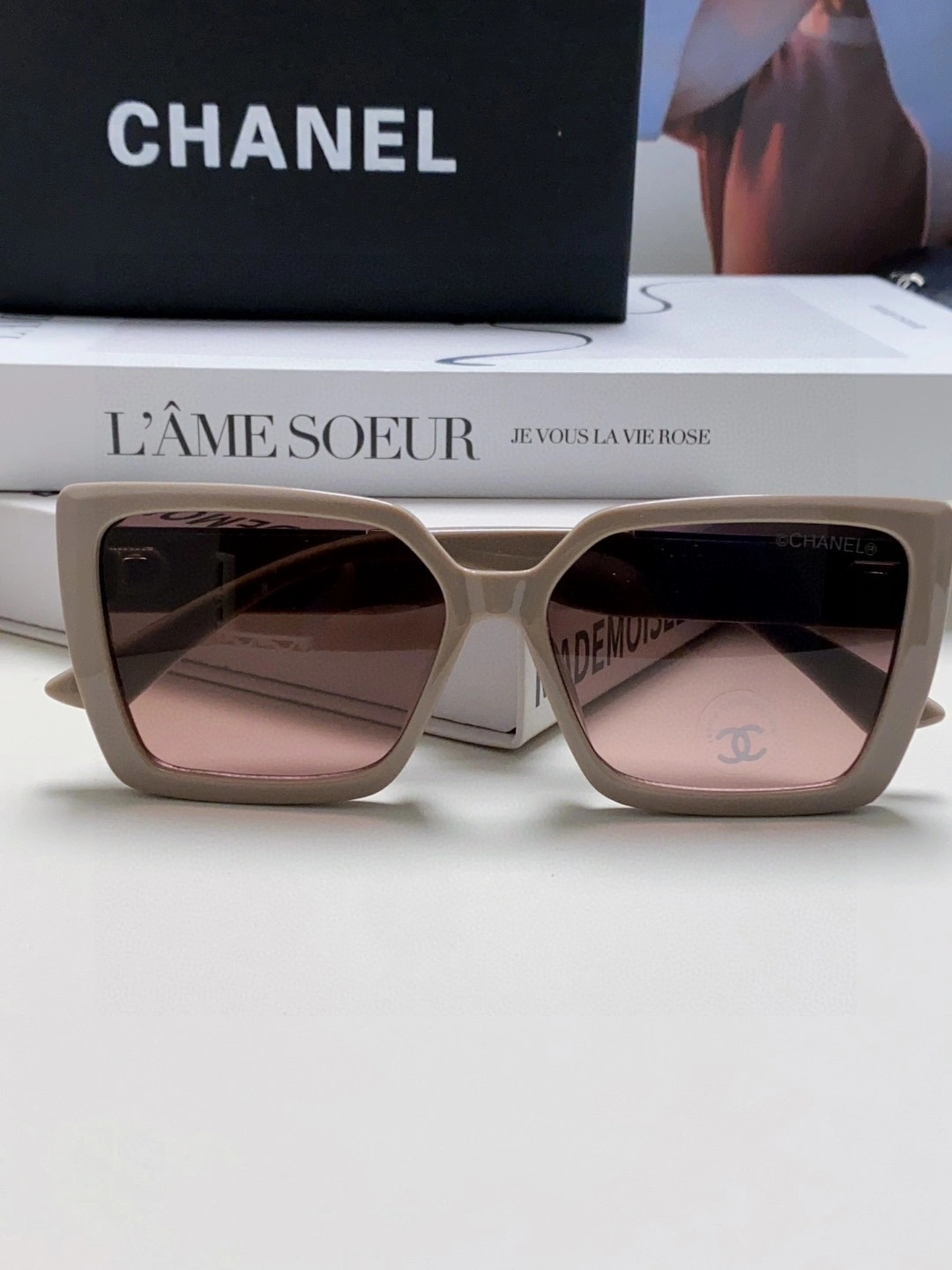 UrbanChic C*hanel Glasses Top XX 20250401- 16907