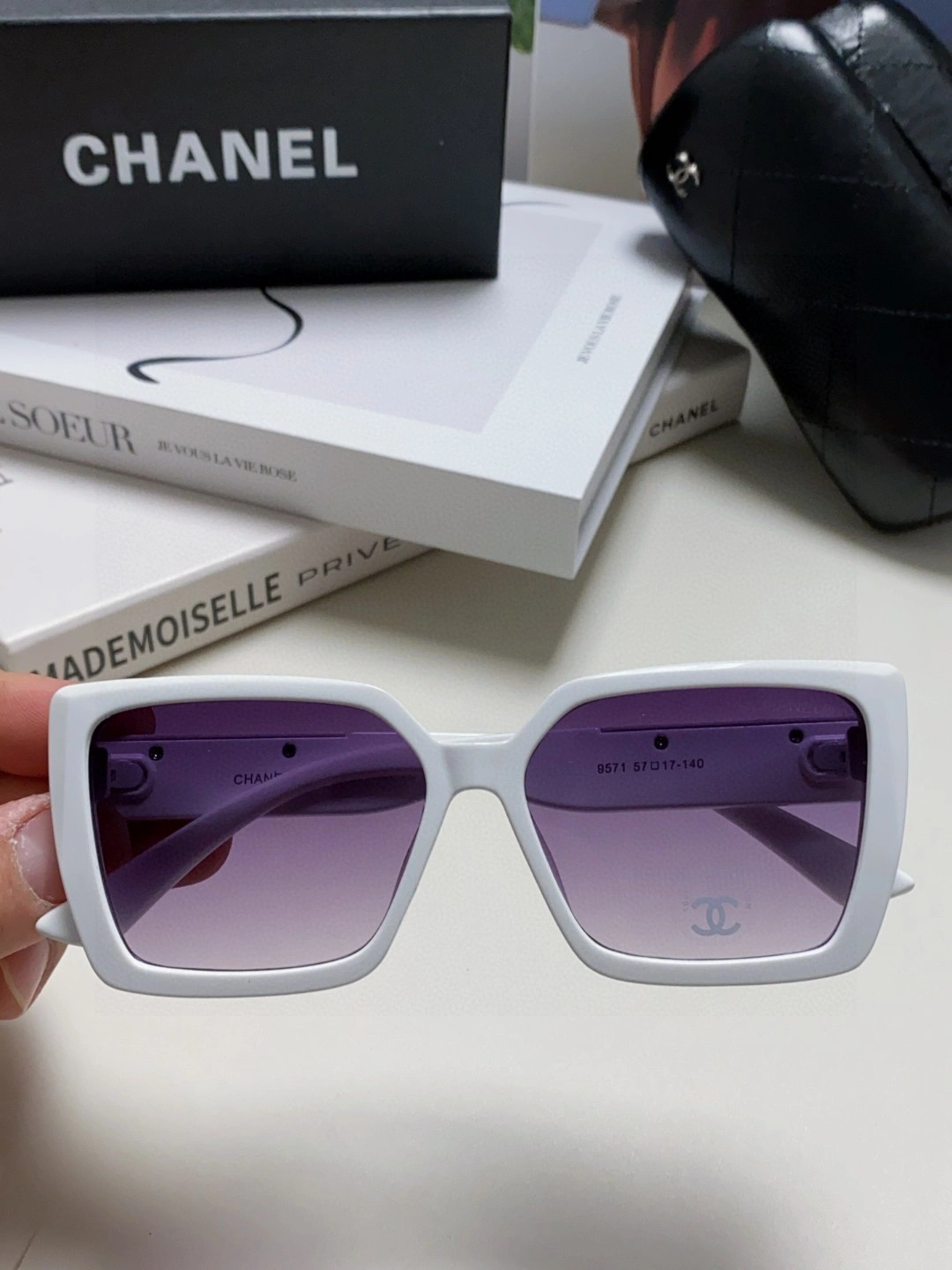 UrbanChic C*hanel Glasses Top XX 20250401- 16907