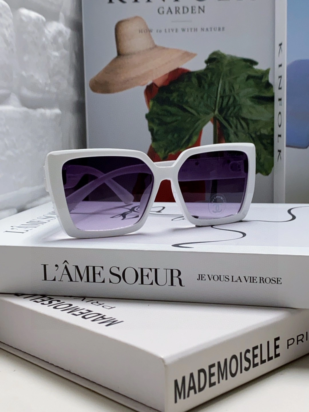 UrbanChic C*hanel Glasses Top XX 20250401- 16907
