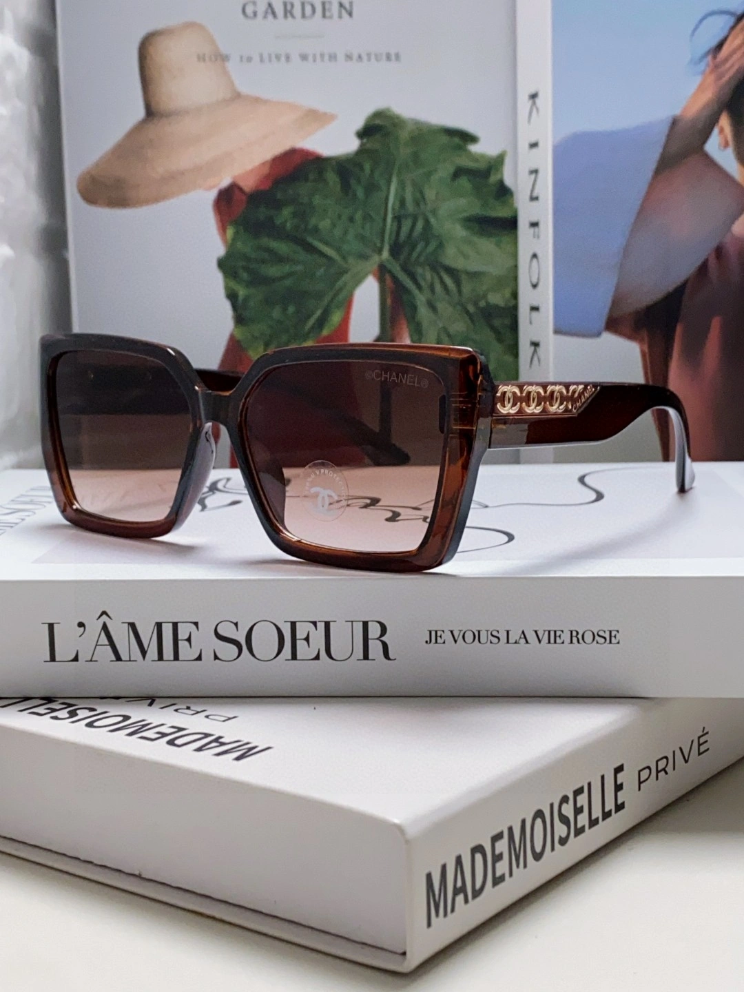 UrbanChic C*hanel Glasses Top XX 20250401- 16907