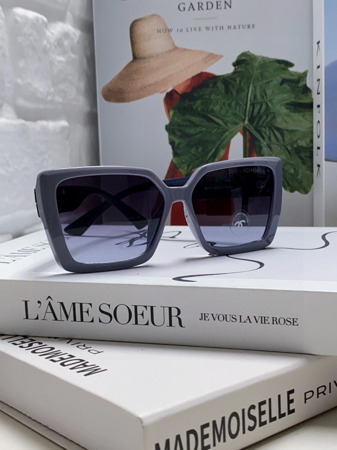UrbanChic C*hanel Glasses Top XX 20250401- 16907
