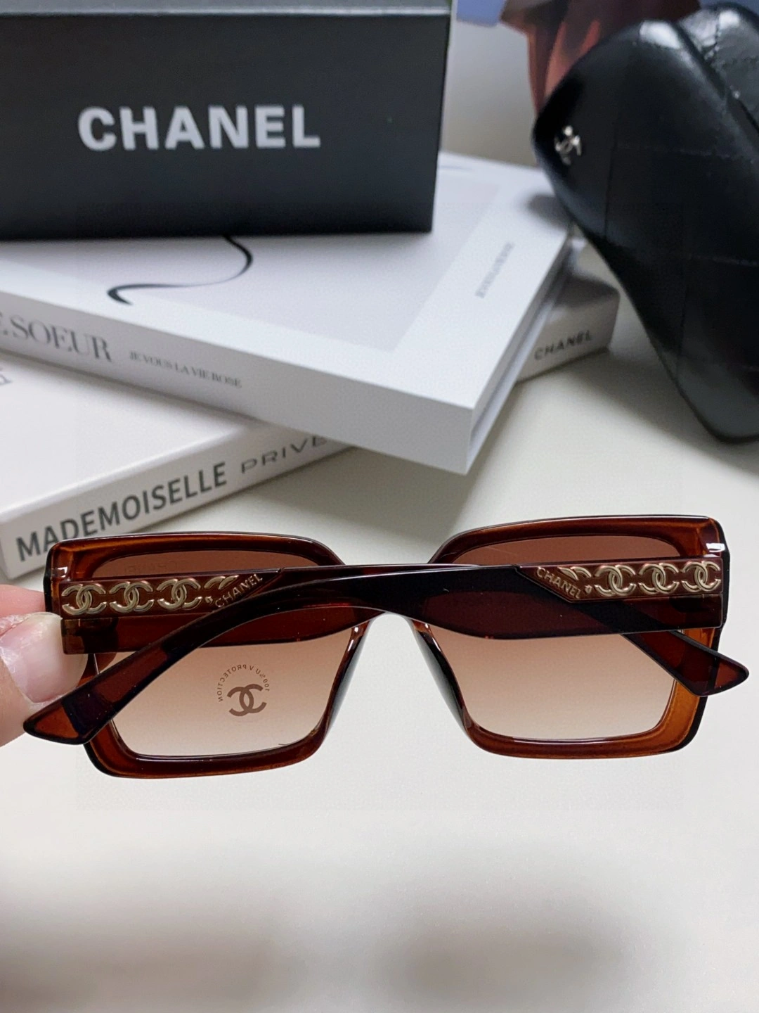 UrbanChic C*hanel Glasses Top XX 20250401- 16907