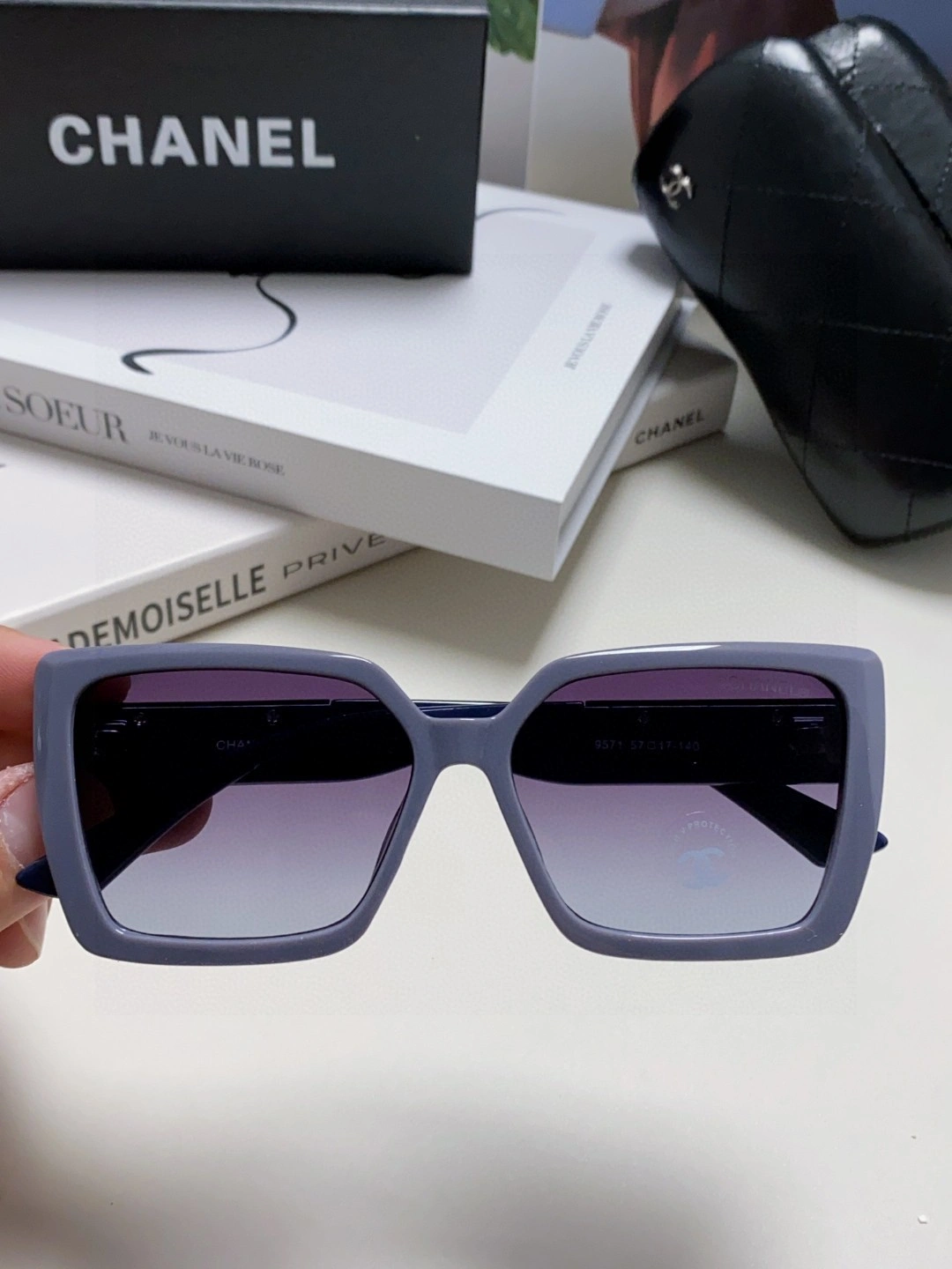 UrbanChic C*hanel Glasses Top XX 20250401- 16907