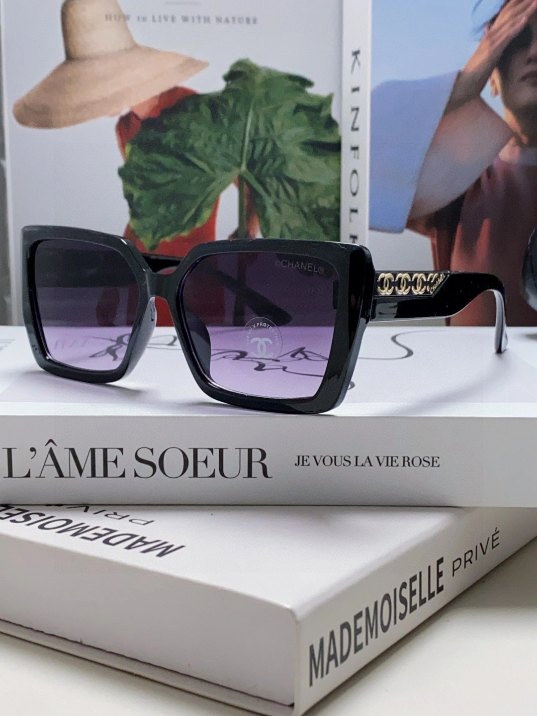 UrbanChic C*hanel Glasses Top XX 20250401- 16907