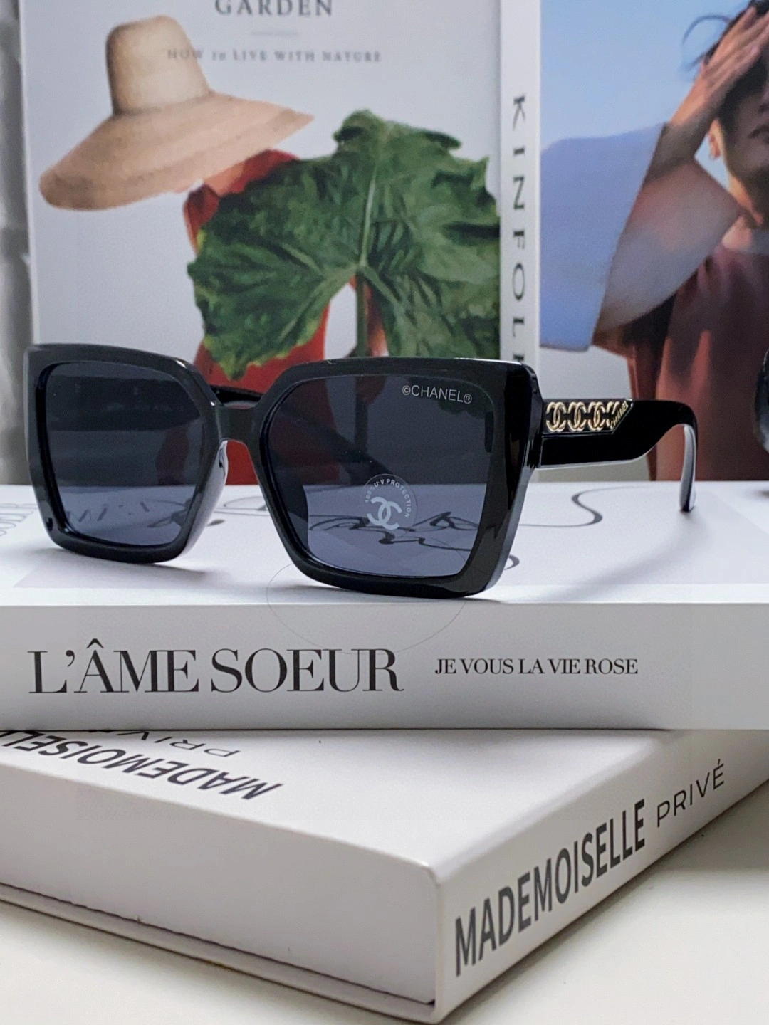 UrbanChic C*hanel Glasses Top XX 20250401- 16907
