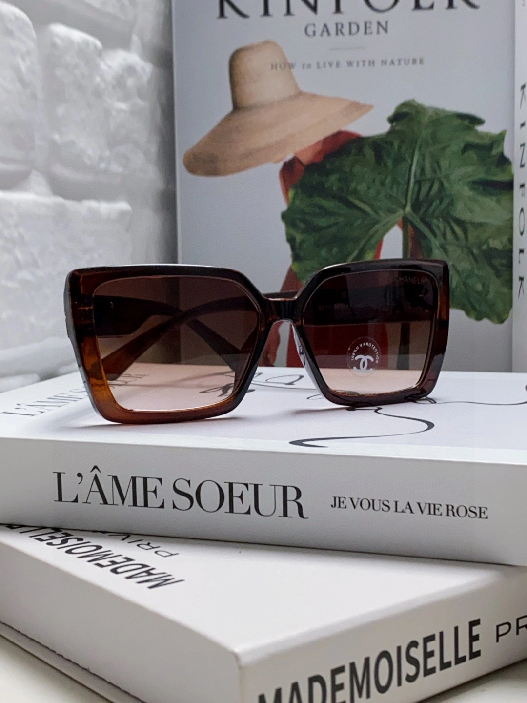 UrbanChic C*hanel Glasses Top XX 20250401- 16907