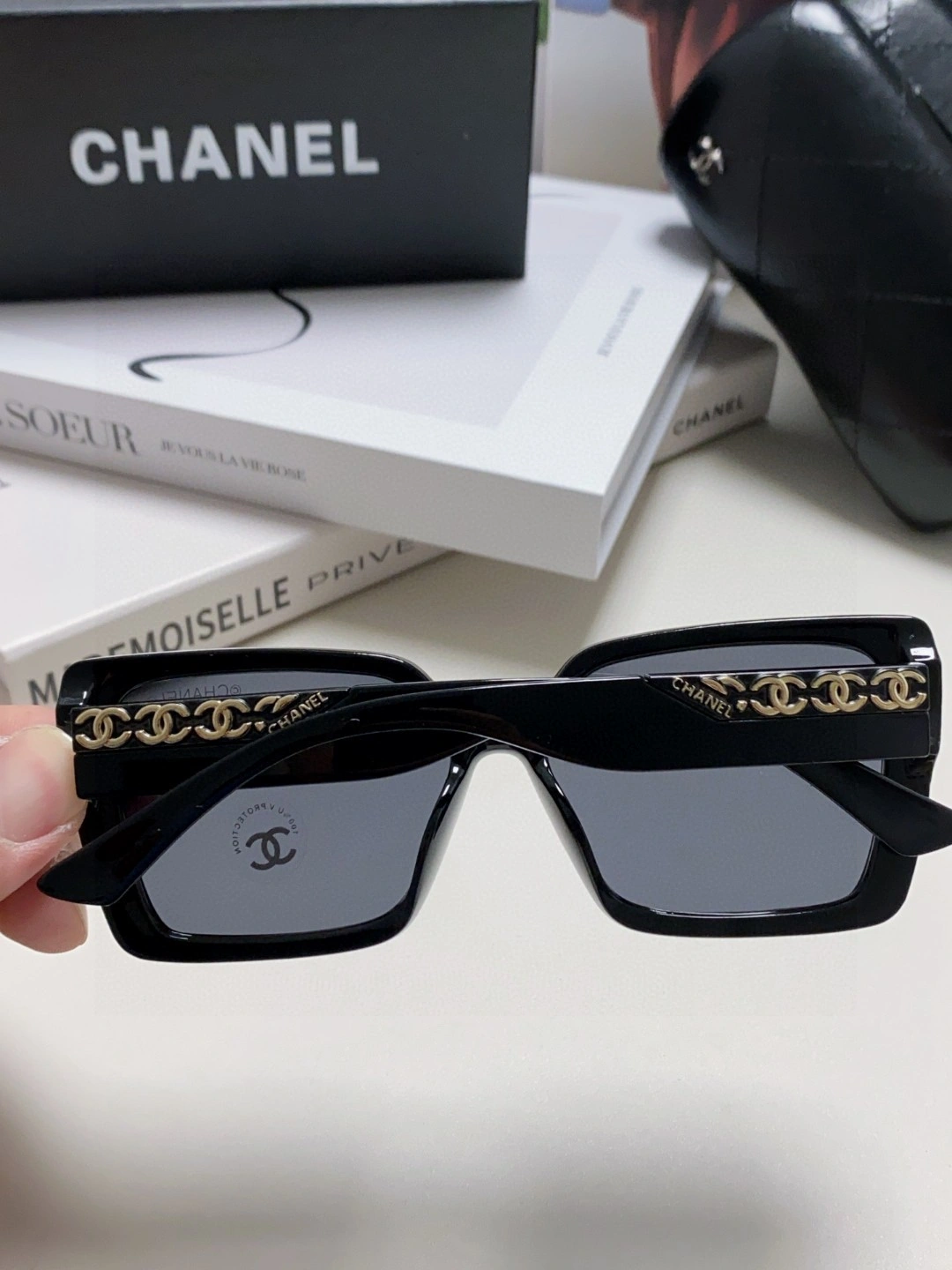 UrbanChic C*hanel Glasses Top XX 20250401- 16907
