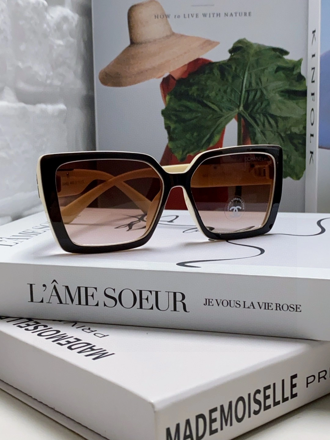 UrbanChic C*hanel Glasses Top XX 20250401- 16907