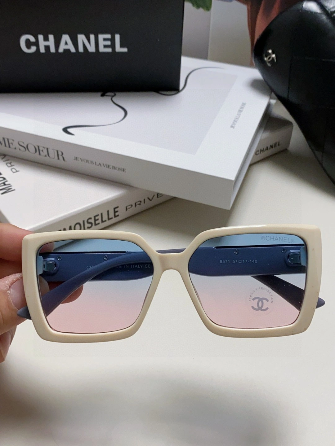 UrbanChic C*hanel Glasses Top XX 20250401- 16907