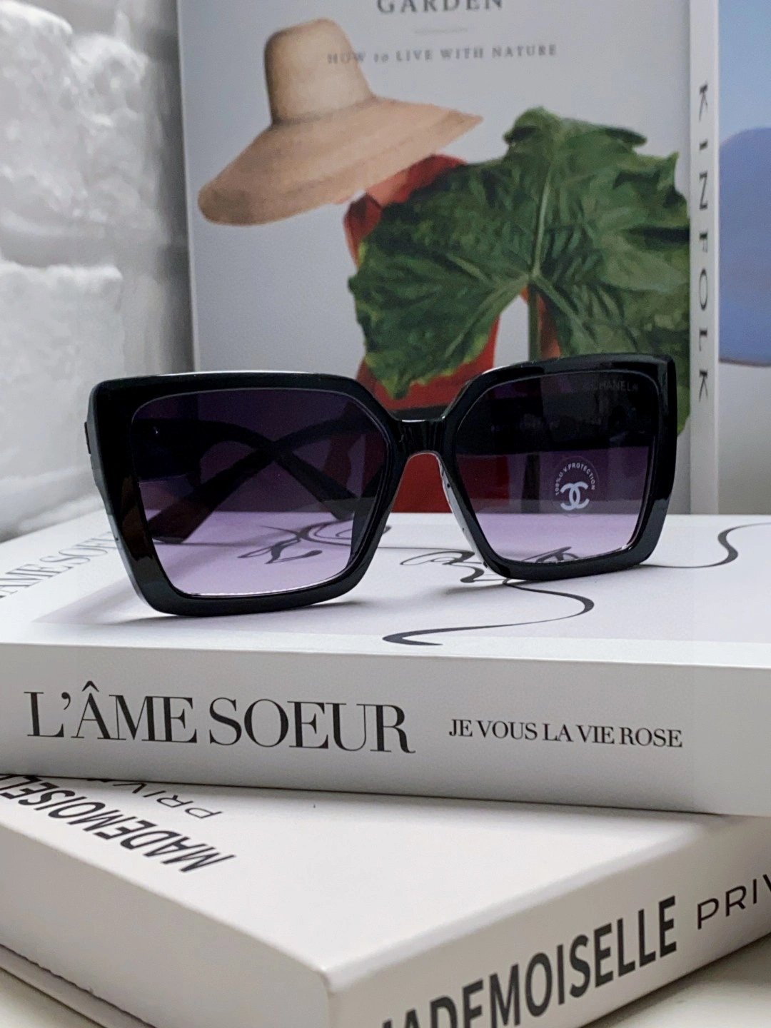 UrbanChic C*hanel Glasses Top XX 20250401- 16907