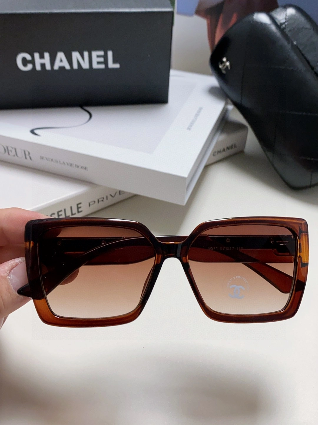 UrbanChic C*hanel Glasses Top XX 20250401- 16907