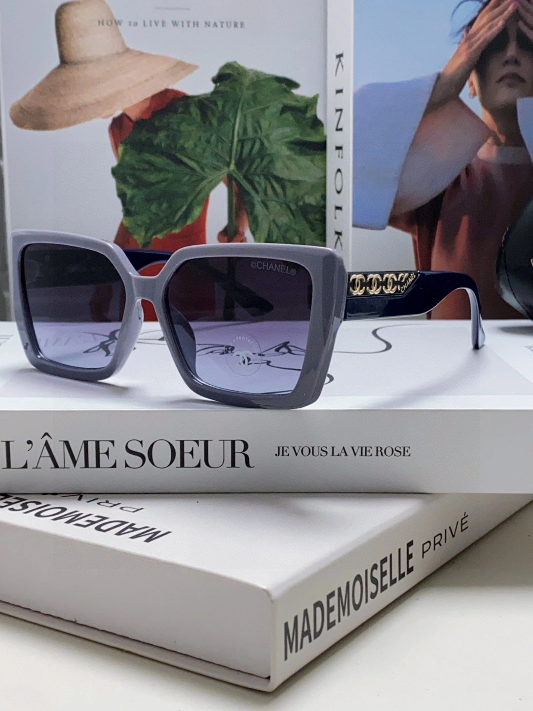 UrbanChic C*hanel Glasses Top XX 20250401- 16907