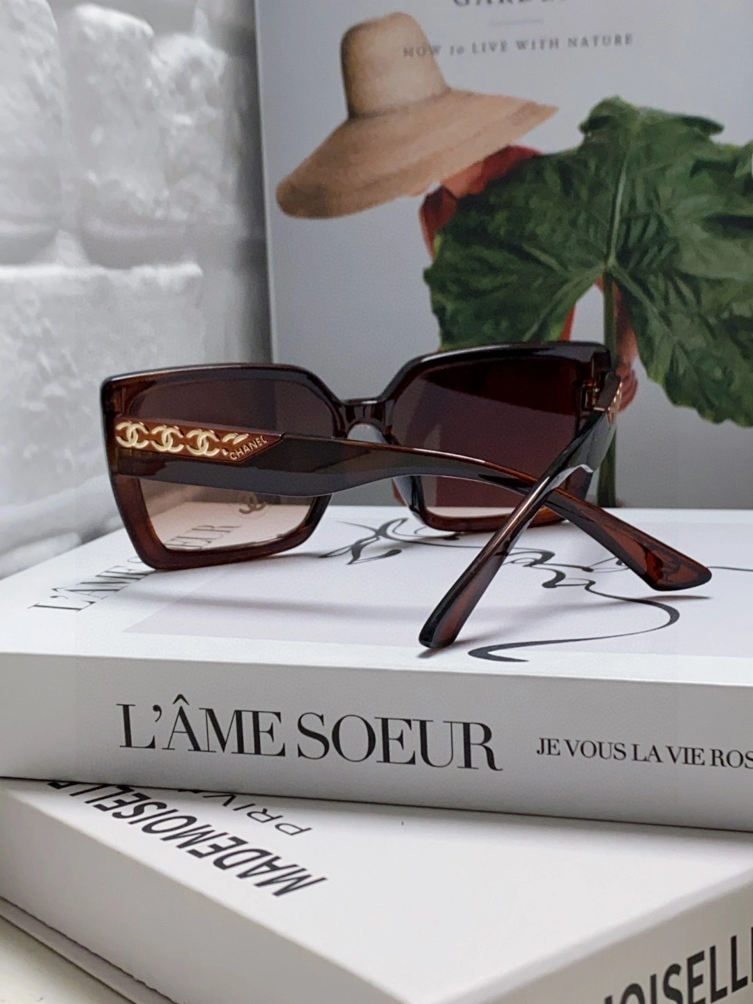 UrbanChic C*hanel Glasses Top XX 20250401- 16907