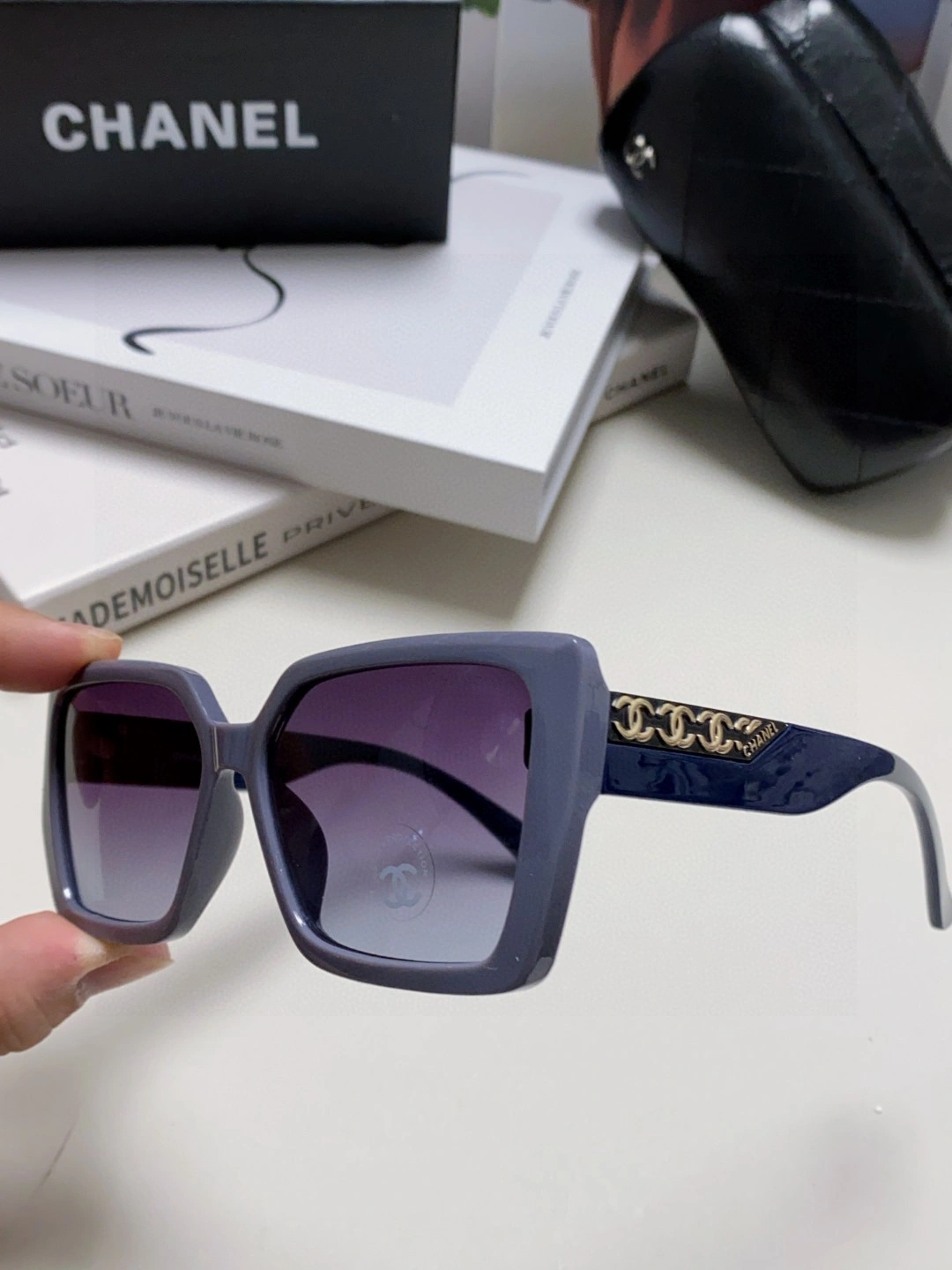 UrbanChic C*hanel Glasses Top XX 20250401- 16907