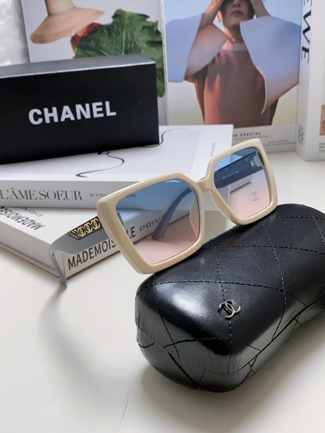 UrbanChic C*hanel Glasses Top XX 20250401- 16907