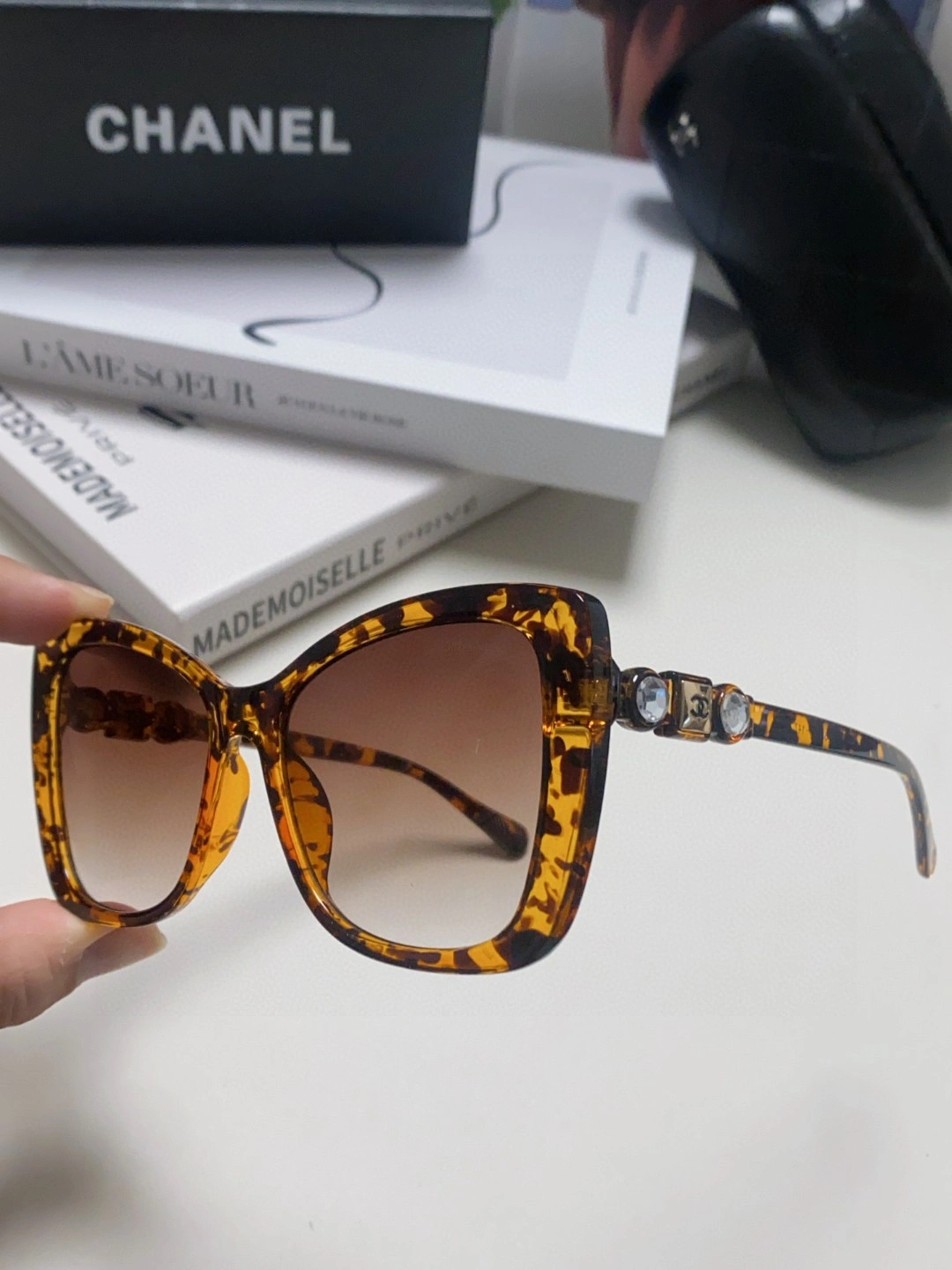 C*hanel Glasses Top XX 20250402- UrbanStyle 16897