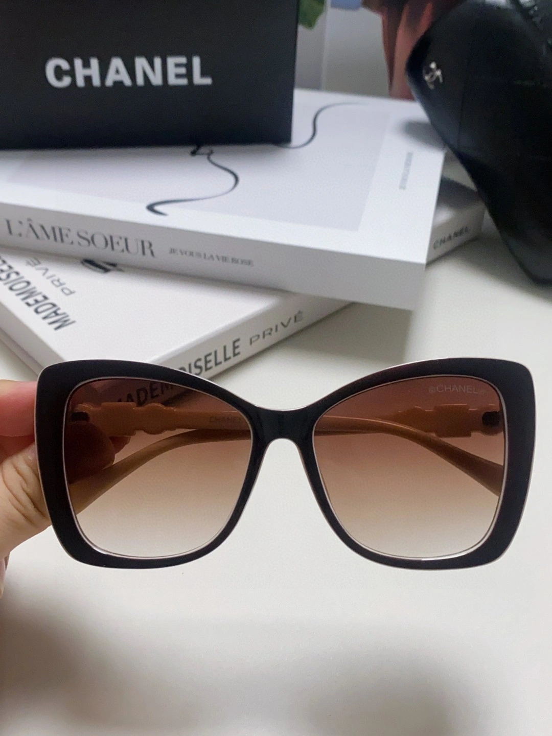 C*hanel Glasses Top XX 20250402- UrbanStyle 16897