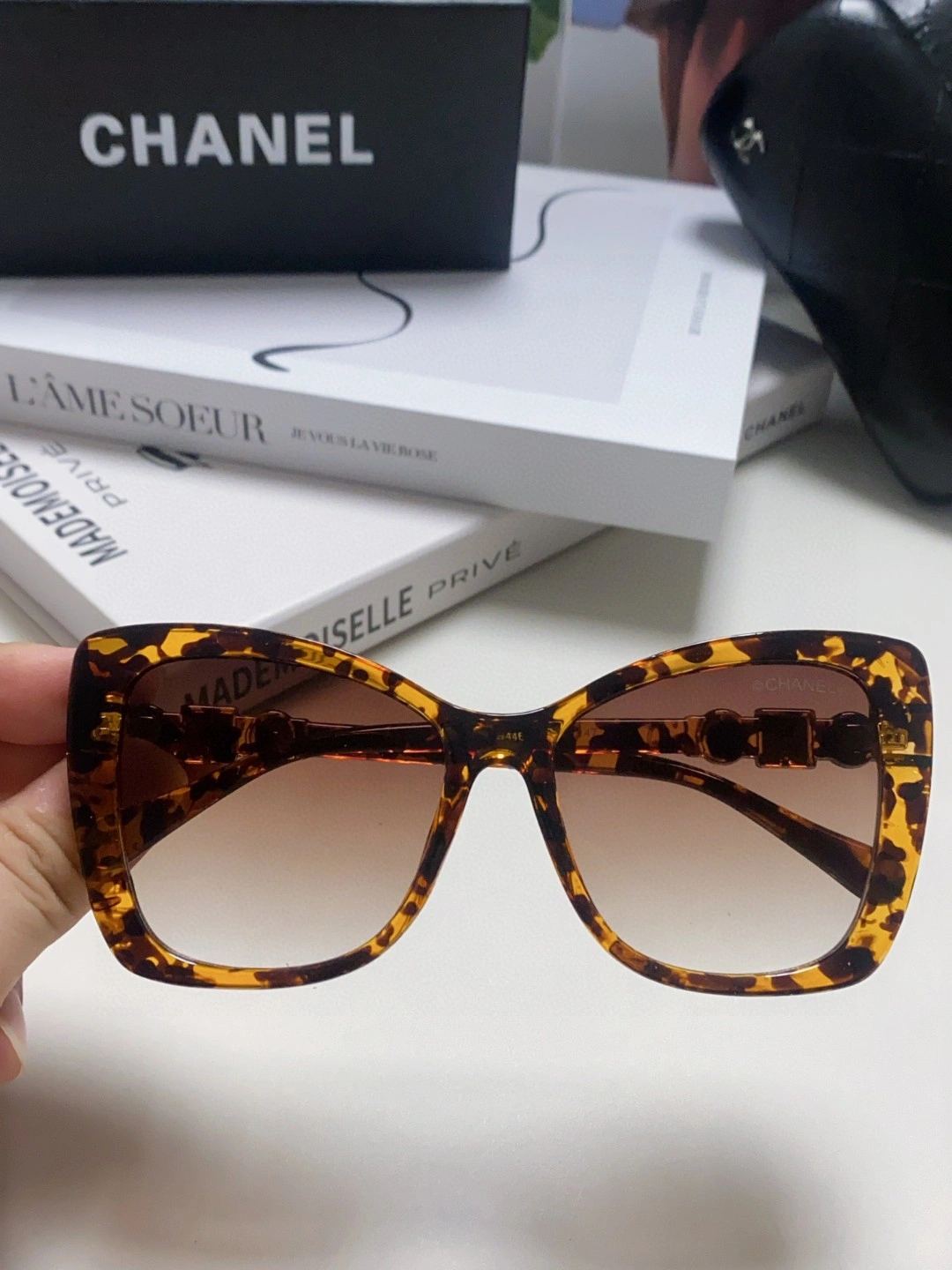 C*hanel Glasses Top XX 20250402- UrbanStyle 16897