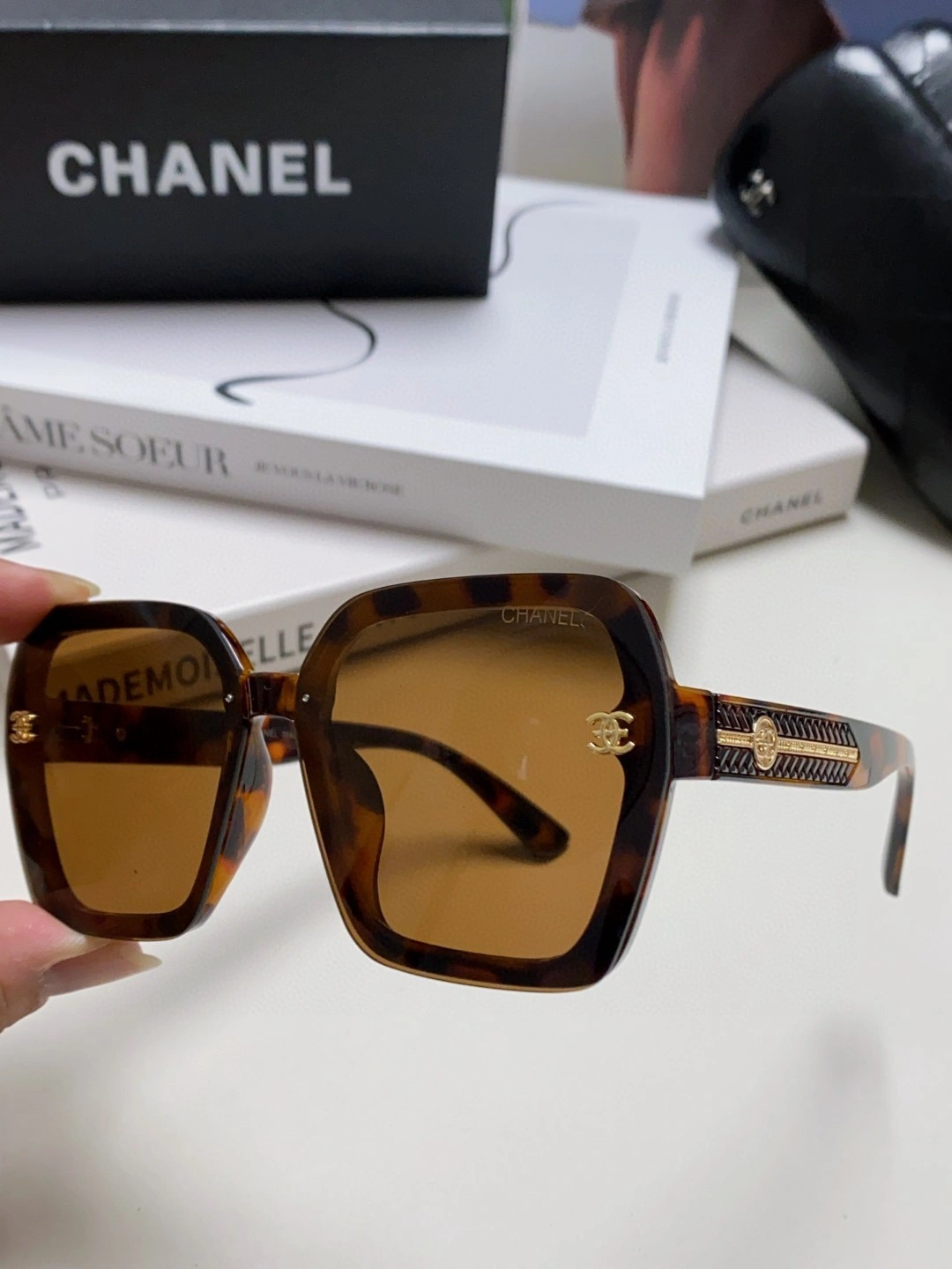 C*hanel Glasses Top XX 20250402- Tailored 16893