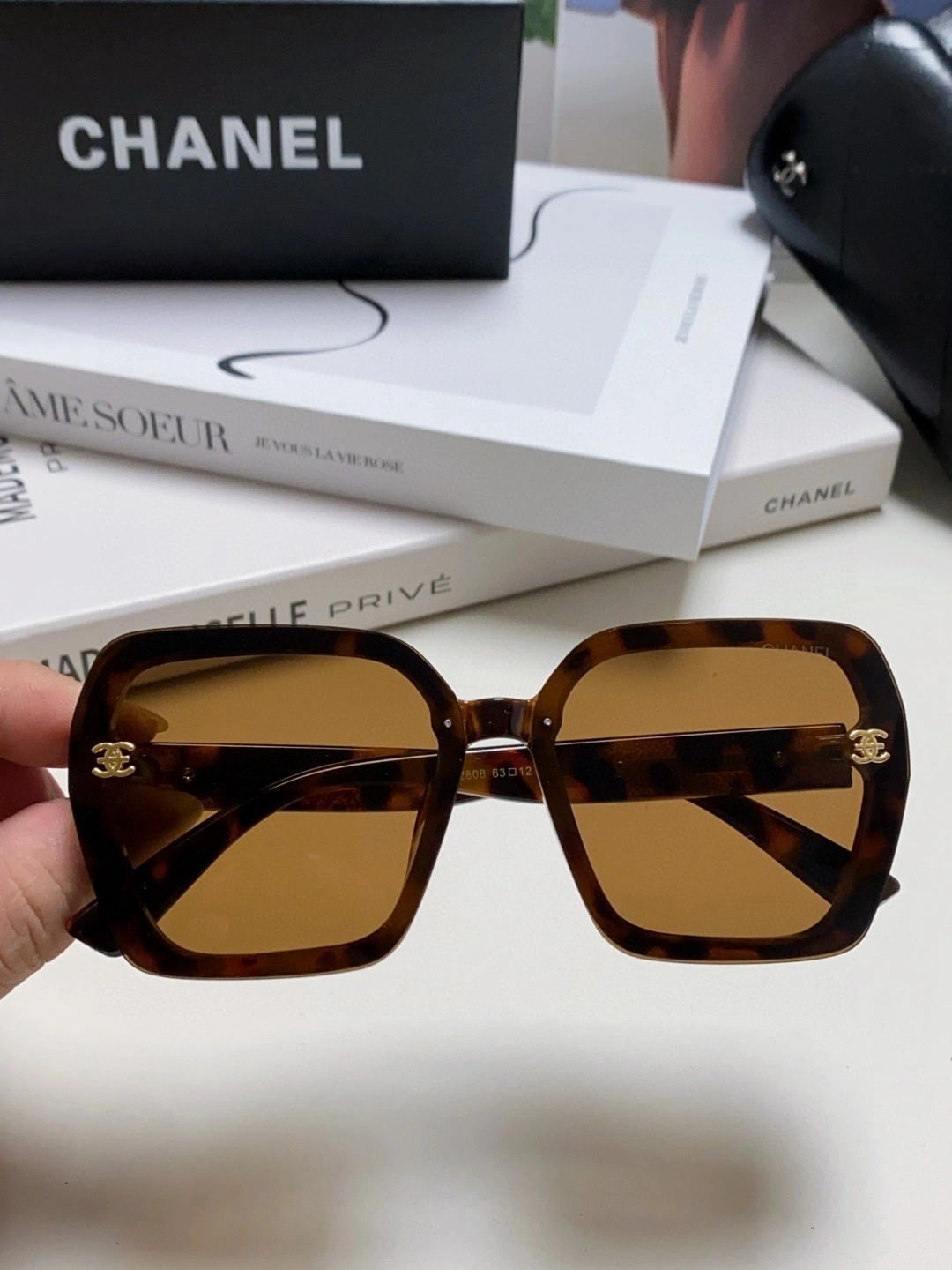 C*hanel Glasses Top XX 20250402- Tailored 16893