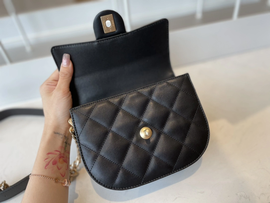 Snug C*hanel Top Bag 17*23*8.5cm 8981