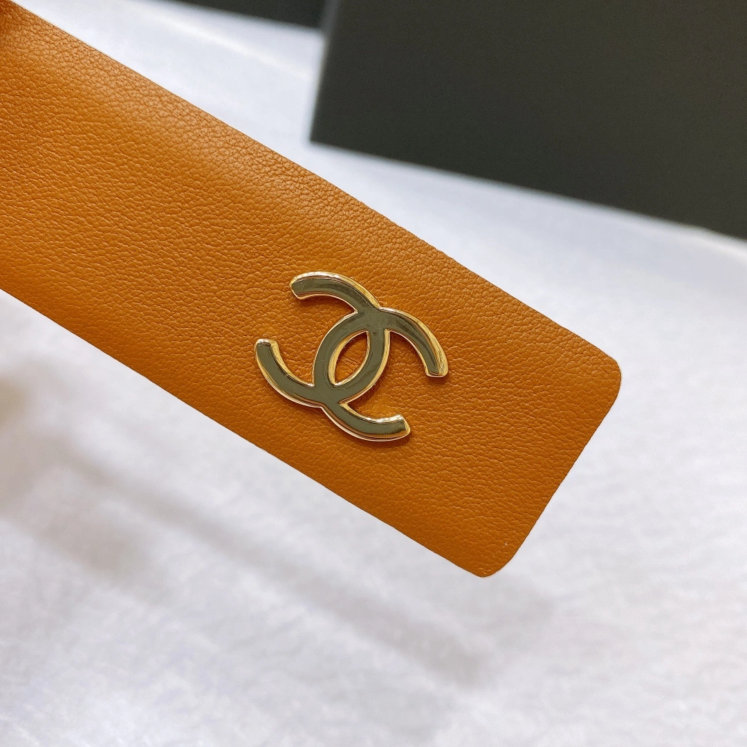 Bright C*hanel Top Belts AT 20230907- 15829