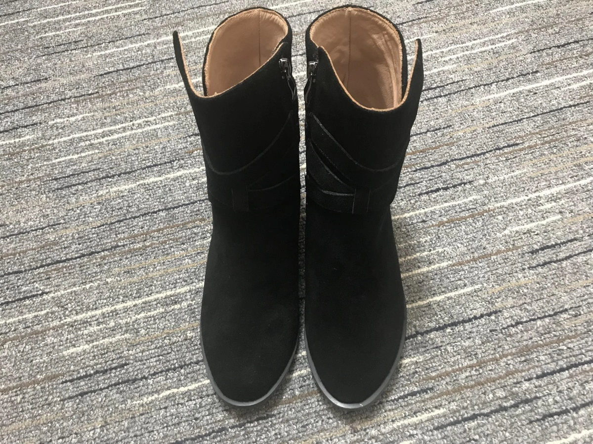 Trendsetting C*ristian L*uboutin Boot 5312