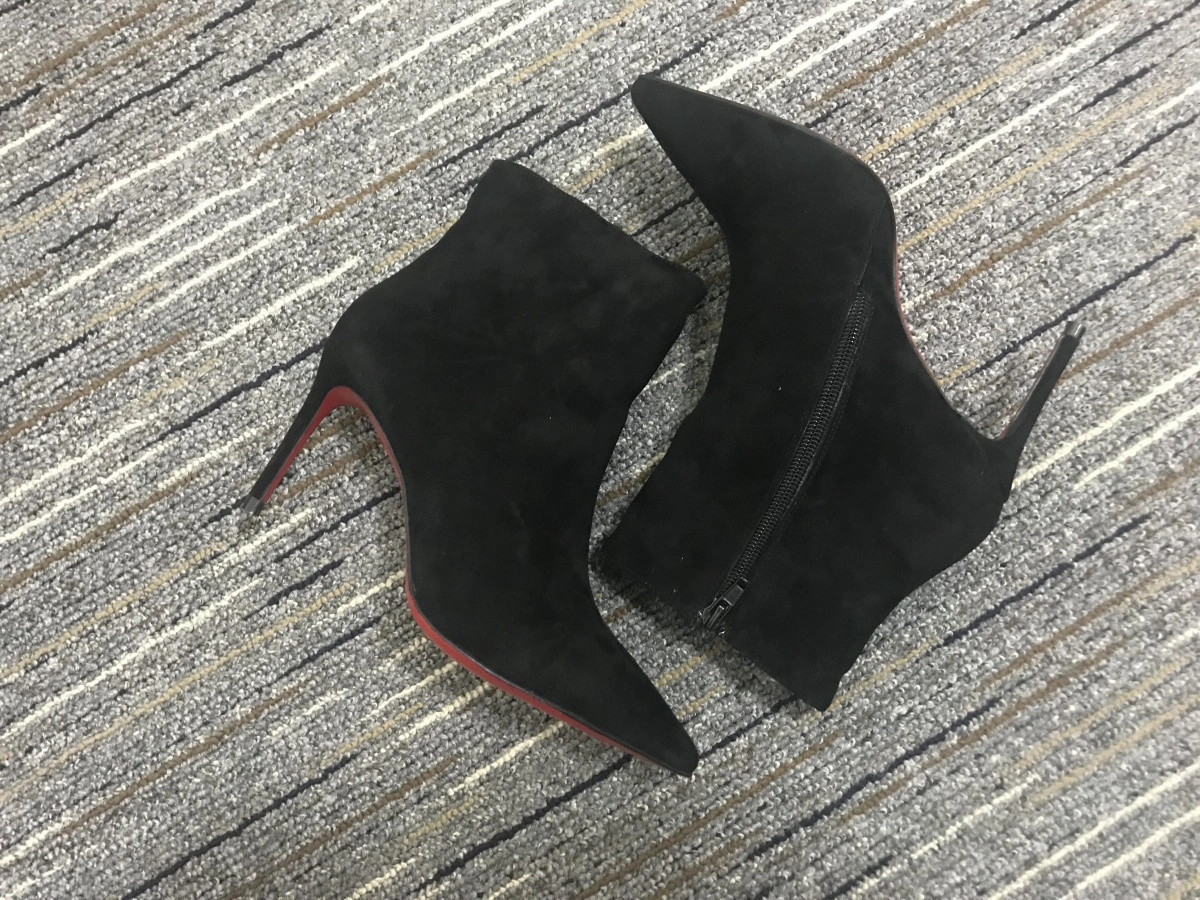 Trendsetting C*ristian L*uboutin Boot 5299
