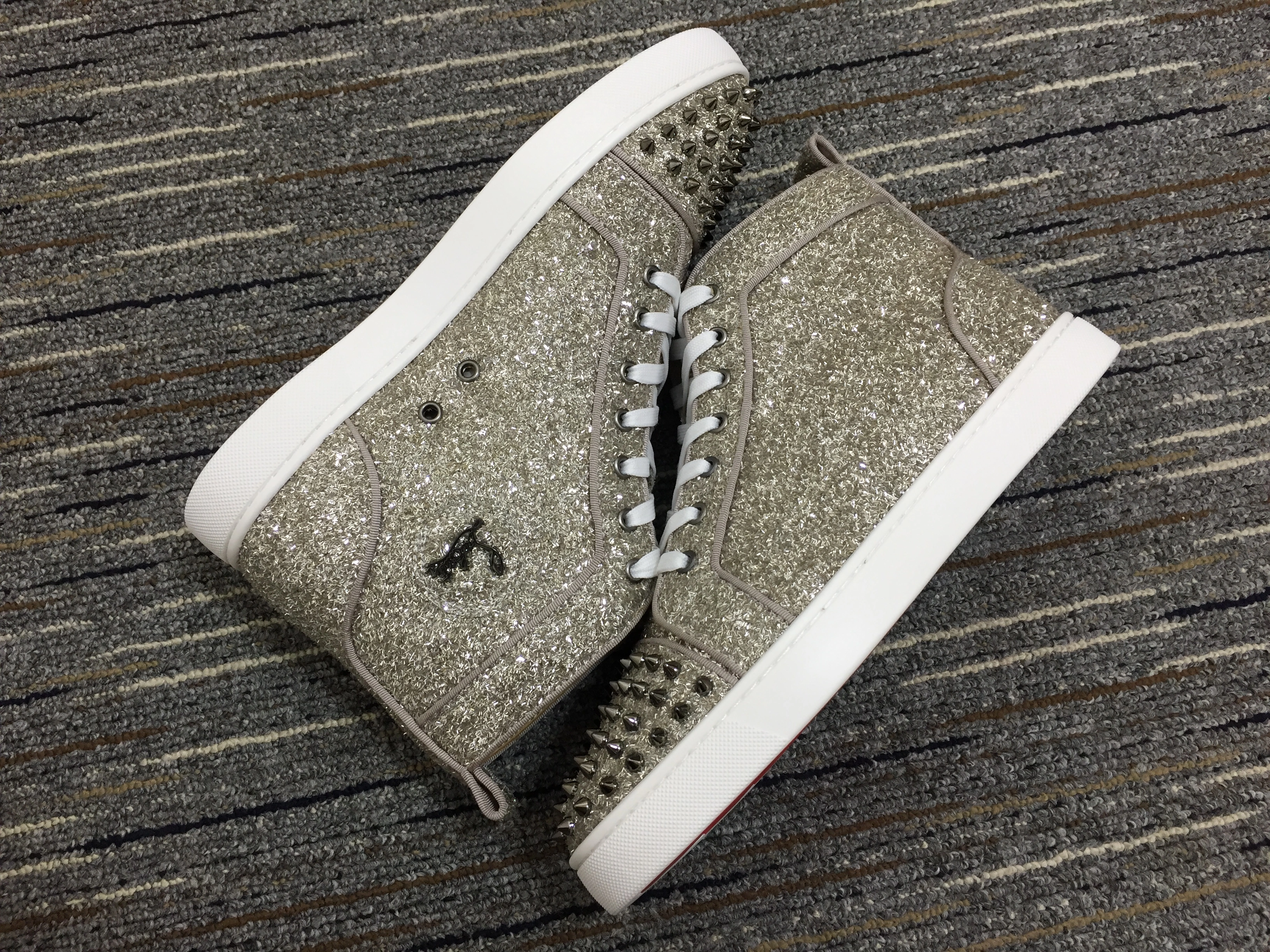 C*ristian L*uboutin Lou Spikes Sneaker Effortless 5246