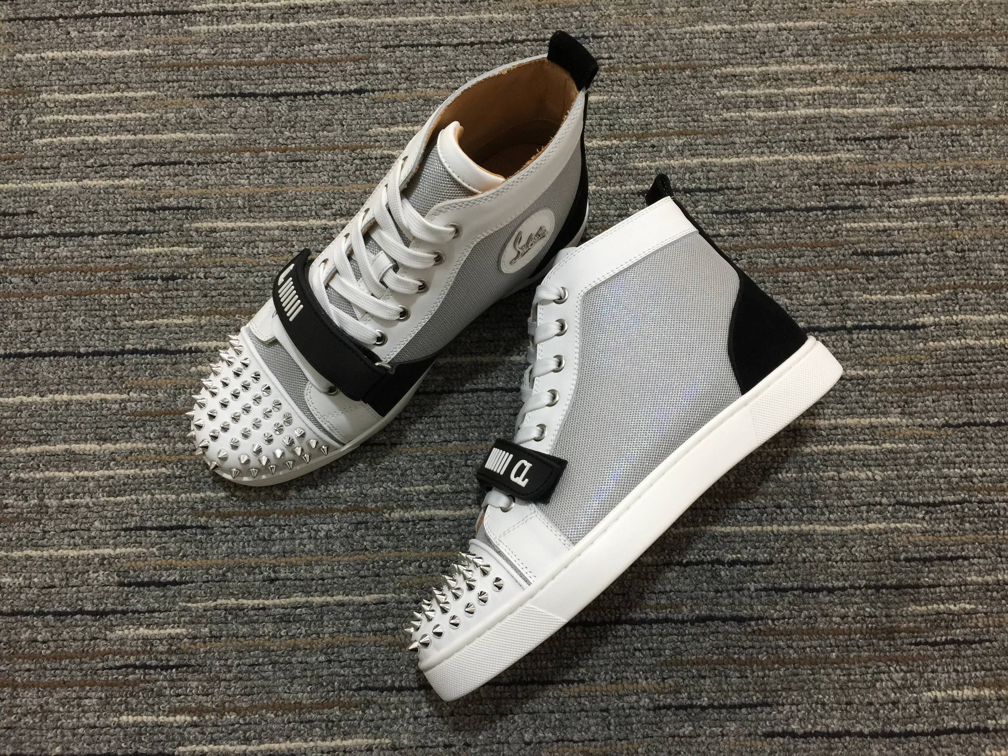 C*ristian L*uboutin Lou Spikes Sneaker Bright 5247