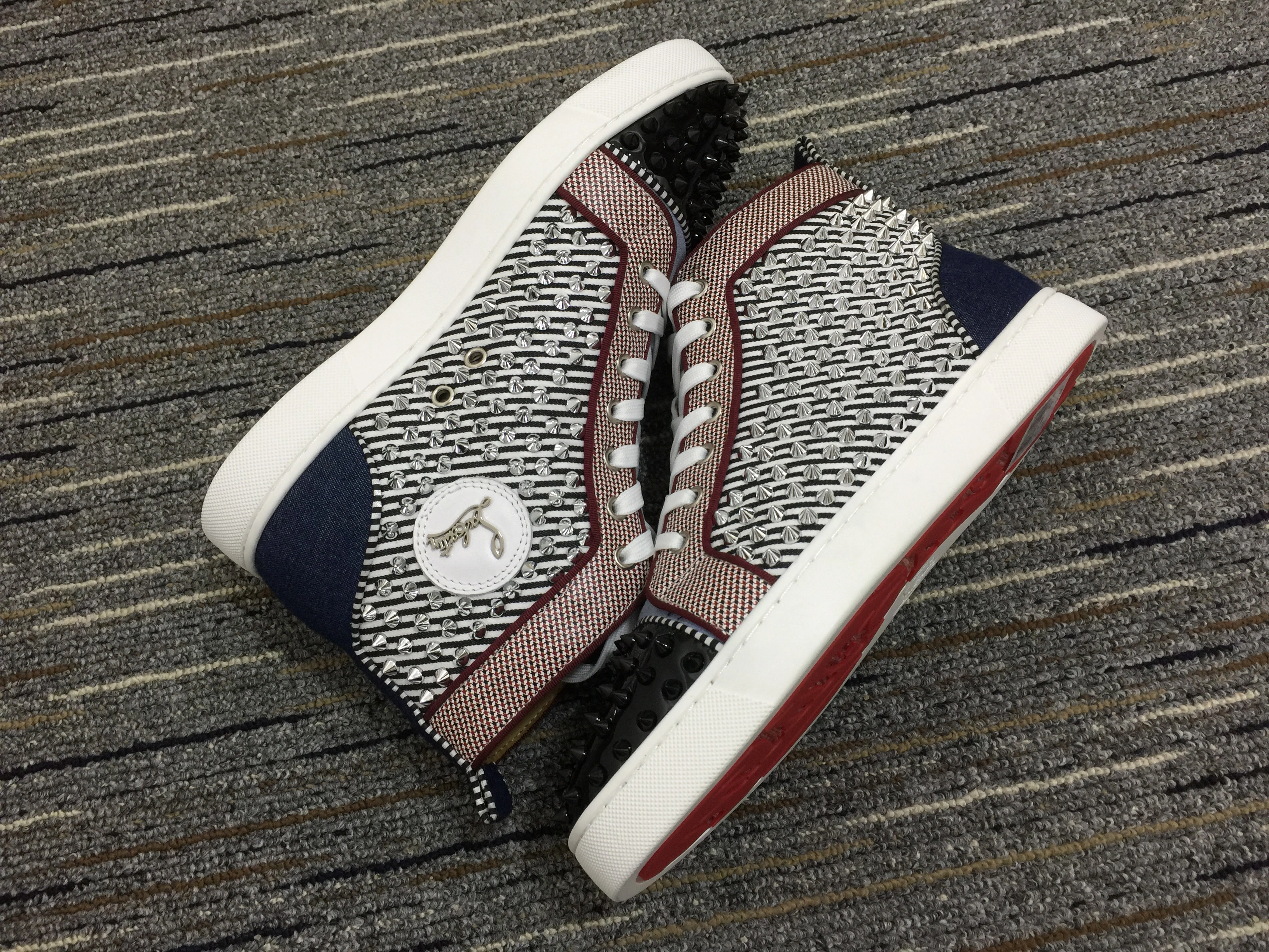 C*ristian L*uboutin Lou Spikes Sneaker Bright 5247