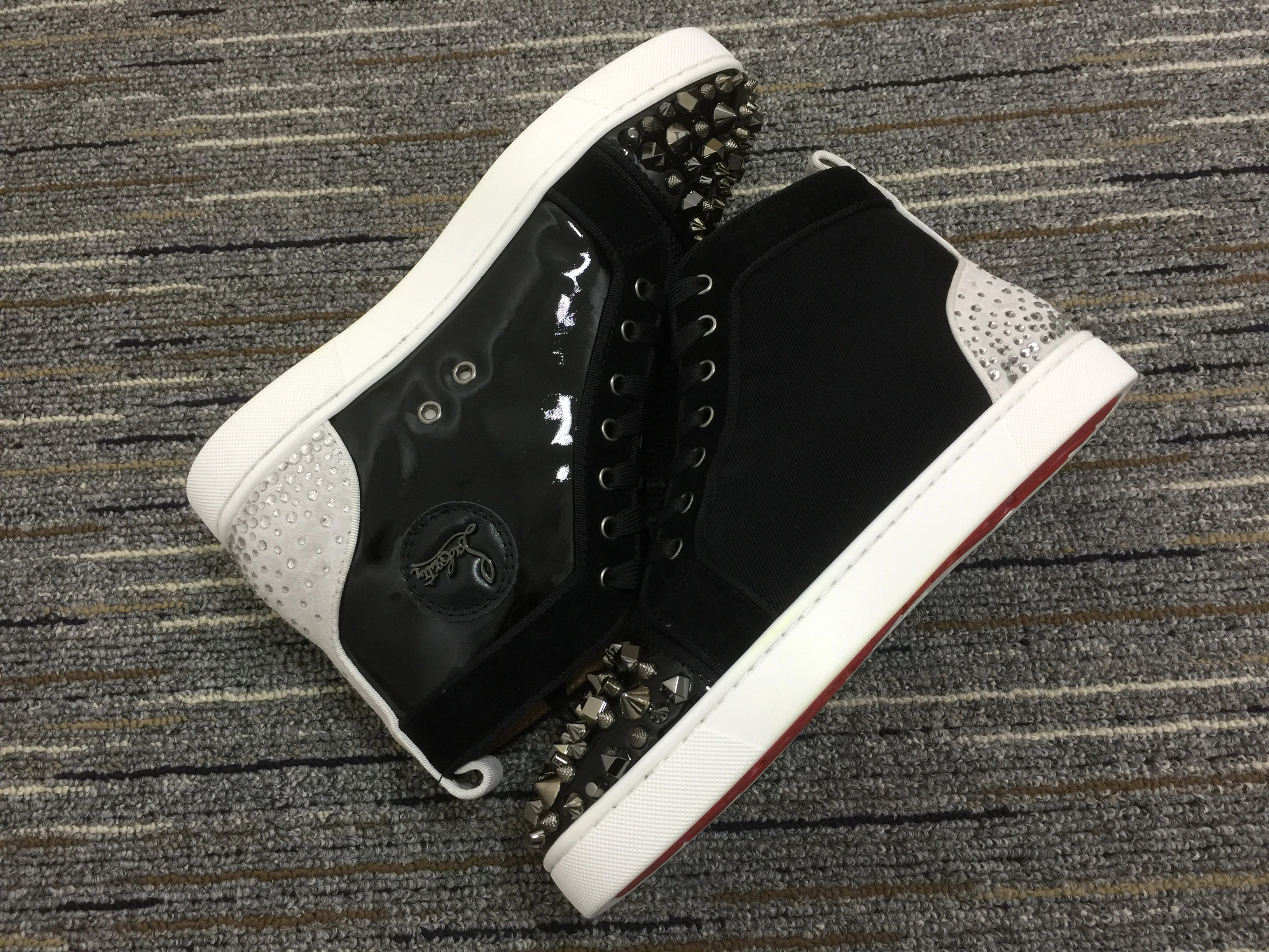 C*ristian L*uboutin Lou Spikes Sneaker Bright 5247