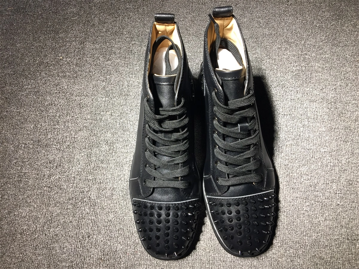 C*ristian L*uboutin Lou Spikes Sneaker Original 5241